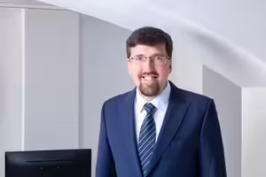 Hlasování o zbavení prezidenta pravomocí je podle ústavního právníka Preusse na místě