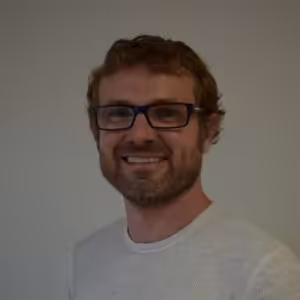 „Škola po studentech chce, aby psali kolečka a křížky, ale život nejsou piškvorky“ říká pedagog Miroslav Slowik | RobinStudio