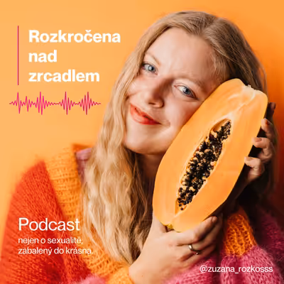 Rozkročena nad zrcadlem