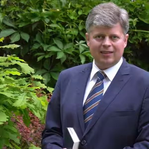 Rozprávanie o dube a stromoch