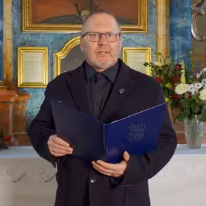 Roztrhnite si srdcia, nie šaty