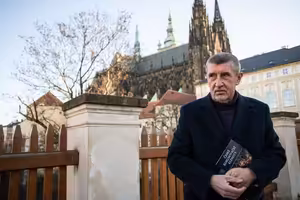 Nečekané duchovní okénko, Pavel v defenzivě, první duel. Co zatím přinesly kampaně před 2. kolem?