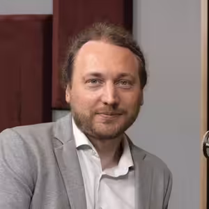 #89 Češi bohatnou, ale neutrácejí, říká Hradil