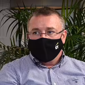 [Podcast s Romčom] Ich klienti majú miliardové obraty. Na Slovensku čelia podnikatelia týmto problémom