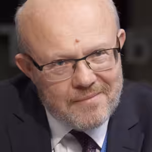 Povinné očkování je krok do tmy, zázračné řešení covidu neexistuje. My to budeme to dělat správně, říká Válek