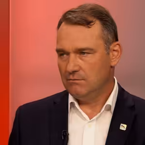 Kuloáry | Radim Fiala (SPD): Schodky rozpočtu jsou katastrofické, AfD je dobrým partnerem | 10. 7. 2024