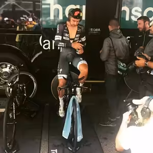 Prvá etapa #TDF2015, zmoknuté topánky a profík Sagan