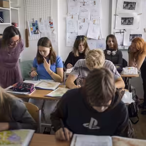 V Česku hrozí diskriminace a segregace ukrajinských žáků, stěžuje si skupina senátorů u ÚS