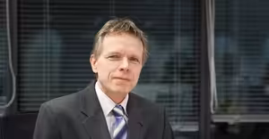 Výroba autobaterií dává českému průmyslu šanci, jak si udržet významnou pozici na trhu, říká ekonom Sobíšek k memorandu o gigafactory