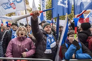 Rozsah pondělních protestů donutí vládu zabývat se požadavky stávkujících