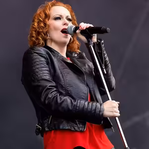 Anneke van Giersbergen