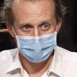 Deprese a riziko sebevražd v karanténě? Tak velký nárůst nás překvapil, říká expert