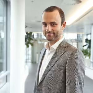 Lukáš Novotný (WOOD & Company): S létem klesne aktivita na trzích, pražské burzy se to bude týkat výrazně. Americký trh ale není a nebude nudný