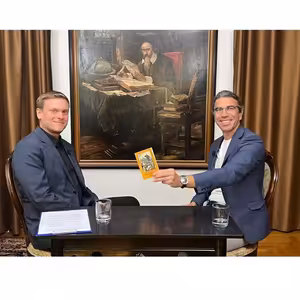 Robin Čumpelík: V naší tvořivosti je poklad, štěstí národa! | S Komenským u mikrofonu #19