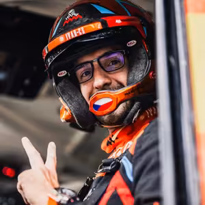 Vítěz Dakaru Macík: Tři roky vyvíjíme elektro kamion, táta jel v pantoflích, byl to úplně jiný závod, dnes je to profesionální sport