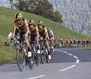 Cyklista Lubor Tesař: Tour de France je vlastně dokument o místech, kterými se projíždí