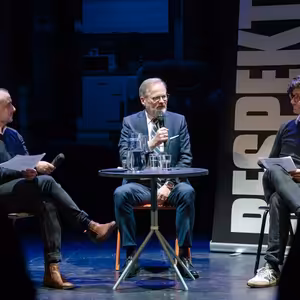 Fiala: Dění v západním světě připomíná třicátá léta. Na to už politici nestačí, zapojit se musí i občané