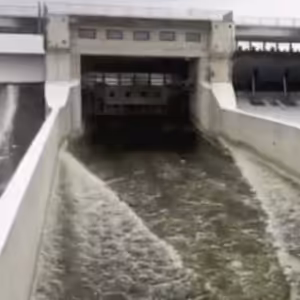 Z Nechranic musejí upouštět více vody