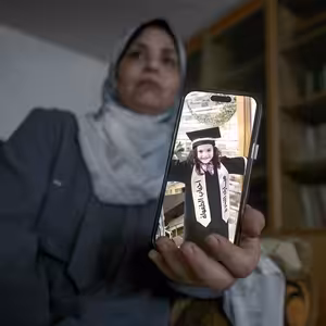 Izraelská armáda zabila pětiletou Palestinku Hind Rajab. Její případ vyšetřuje jako válečný zločin