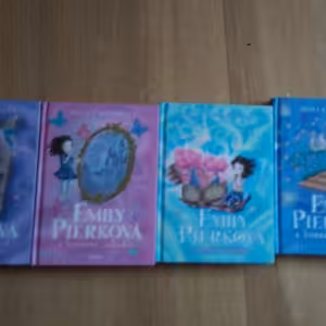 Emily Pierková séria- Holly Webb