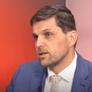 Kuloáry | Petr Hladík (KDU-ČSL): Prohraná bitva o zálohování? Česko zůstává odpadovou velmocí | 23. 4. 2025