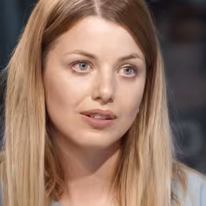 Podvody s rouškami: I lékárny prodávají padělky, nemáte šanci to poznat, říká Konečná