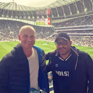 JSME ZPÁTKY! Londýnský report. V kotli se špatným dresem. Viděli jsme 2 mače naživo. Dík, Báro🙏😉