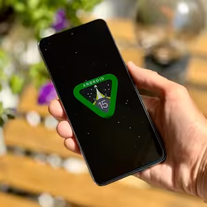 Další rozšíření Gemini pro Česko, nové funkce NFC a Fuchsia OS