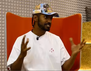 Yemi A.D.: Kreativita je dar, který nás odlišuje od zvířat. A my si ho nesmíme od AI nechat vzít