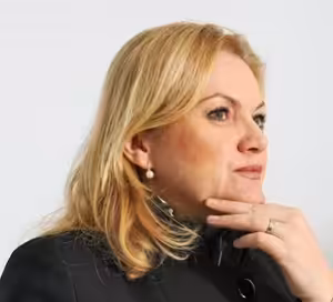 Při naší práci je klíčová spolupráce s památkáři. Záleží na nich, jakou metodu čištění vyberou. Říká Milada Skutilová, jejíž firma se věnuje čištění památek a čistila například americký Národní památník Mount Rushmore, nebo fasádu Národního divadla.