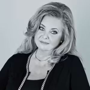 Mám doliať pohár najprv manželke, mame alebo svokre? (Podcast Ďura z Hemendexu)