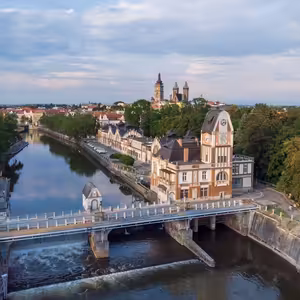 Vzhůru do Královéhradeckého kraje: Zážitky na hradech, zámcích, v přírodě i na Královských slavnostech v Hradci Králové