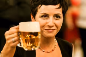 Výkonná ředitelka Českého svazu pivovarů a sladoven Martina Ferencová pro Rádio Z: Vylití piva do kanálu je až to poslední řešení. Každý sládek to svoje pivo miluje a proto se pivovary snažily zachránit co největší část své produkce.