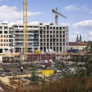 Zdroje i recepty jsou, chybí politická vůle. Proč na řešení krize bydlení nestačí stavět nové byty