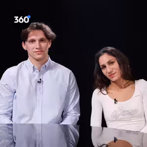 K. Balážová: “Profesionálni rodičia boli fanatici, bez kostola nebola večera, často sme museli dlho kľačať.” P. Jozefík: “V domove som sa naučil rebelovať”