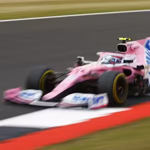 Zkopírovaný Mercedes je nelegální, ale může závodit dál