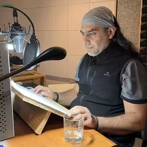 Podcast BEZ OBALU: Jak čelit neustálému přílivu dezinformací? Jak ověřovat informace?