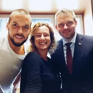 Zatancuje si premiér Pellegrini s Theresou Mayovou?