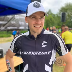 Lukáš Hudeček - Jak udělat ŽIVOTNÍ FORMU, zaběhnout 3 TRIATLONY a zotavit se z utržené achilovky