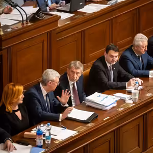 ČT a ČRo mají být financovány z rozpočtu, ve kterém na to nejsou peníze. Koalice jen balamutí voliče