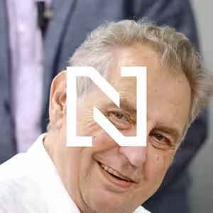 Jak Bobošíková chodila pěšky, Ovčáček dezinfikoval mobil a Mynář založil hradní taxi