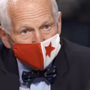 Pirk: Vyděsili jsme dva miliony seniorů, že umřou. Zdraví lidé by měli covid prodělat