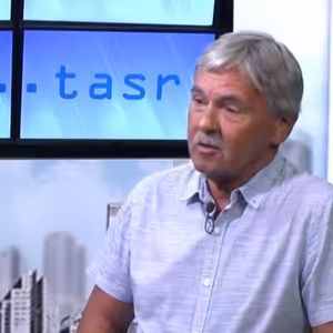 HRABKO: R. Fico nikdy nemal ústavnú väčšinu, aj tak menil ústavu