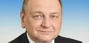 Jan Kasal /KDU-ČSL/: Jednací řád je zastaralý už nejméně deset let, je to velmi volná záležitost, kdy nikdo neví, o čem se kdy bude hlasovat