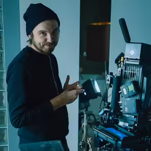 Na pivu s Civalem #24: Adam Sedlák, režisér Bangera, Domestika a Semestru