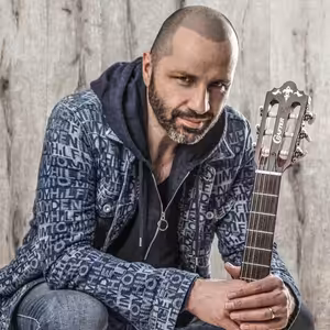 Robo Opatovský je vianočné dieťa, deň po Vianociach oslávi 50-tku!