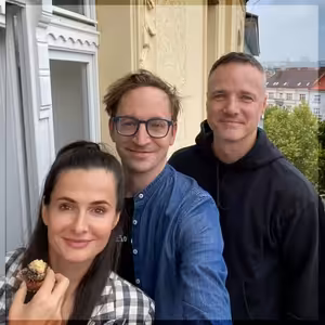 Je na mužích více sexy triko Balenciaga nebo lacláče?