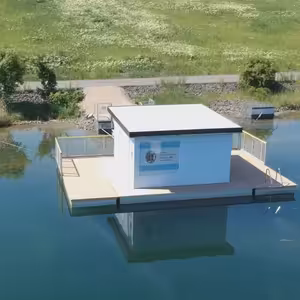 Městská policie v Mostě má novou služebnu. Otevírá ji v jednom z objektů na plovoucích molech na jezeře Most.