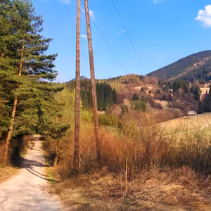 Cesta ku chatám vo Varíne