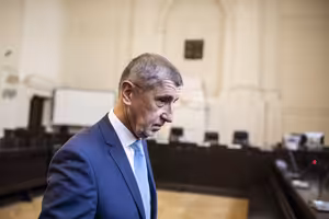 Tři možné verdikty pro Babiše, televizní předehra voleb, návrat zachránce Amazonie?